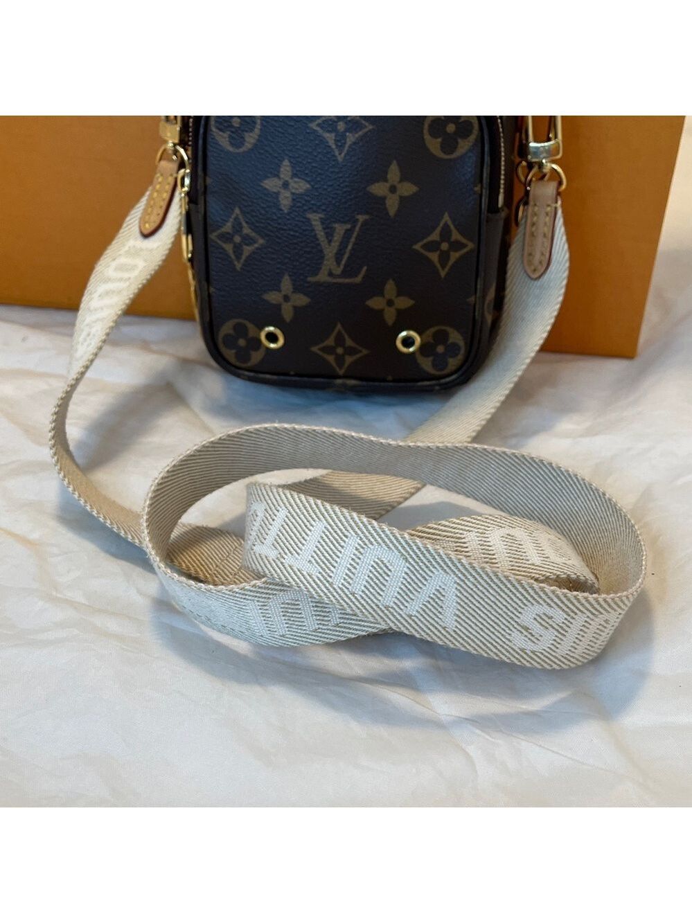 Louis Vuitton Monogram Utility Phone Sleeve Bag - Picture 16 of 16